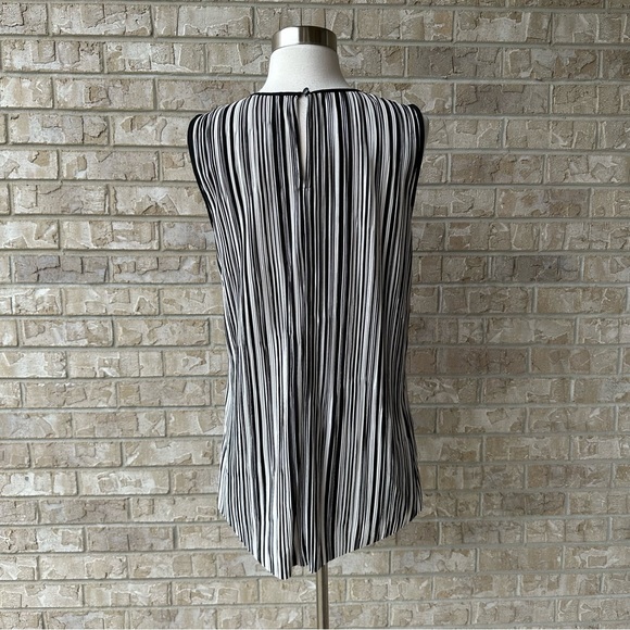 Vince Camuto Striped Top Blouse Size S 🌸 - Picture 2 of 9